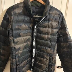 Hollister Women Gray Camouflage Puffer Jacket